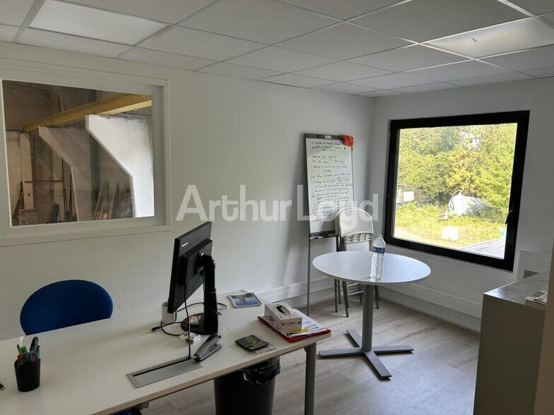 81 Rue De Bonnance, Templeuve-en-Pévèle for lease - Interior Photo - Image 3 of 3