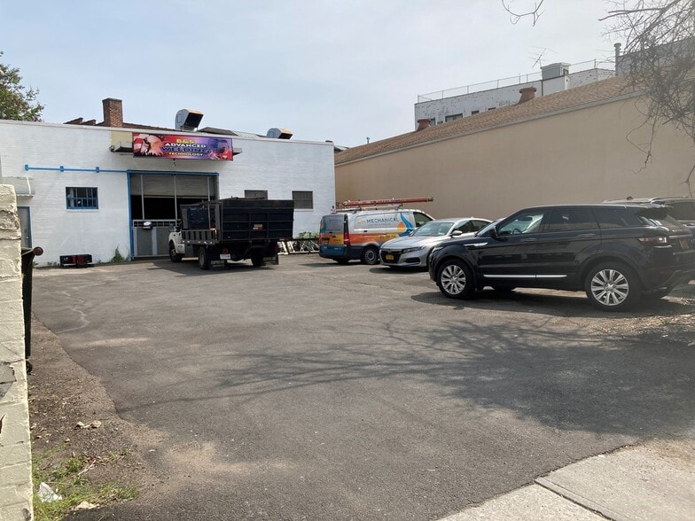 19-25 Mount Vernon Avenue Portfolio portfolio of 2 properties for sale on LoopNet.ca - Building Photo - Image 3 of 7