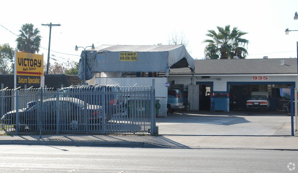 935 W Main St, El Cajon, CA à vendre - Photo du bâtiment - Image 2 de 3