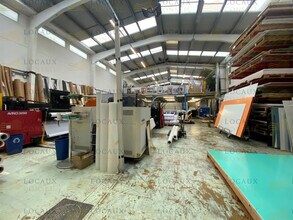 Flex in Argenteuil for lease Building Photo- Image 2 of 5