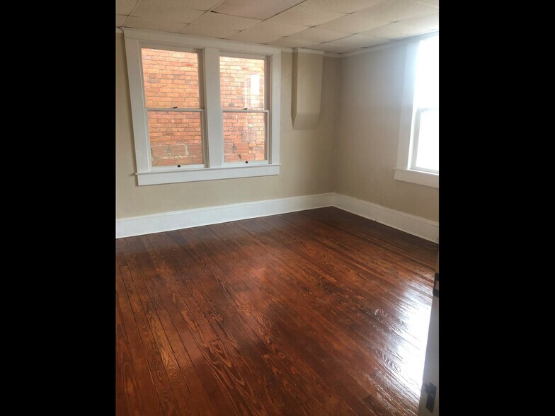 15-17 E Magnolia Ave, Eustis, FL à louer - Photo du bâtiment - Image 2 de 26