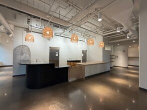 2776 Shadow View Dr, Eugene, OR for lease Interior Photo- Image 2 of 16