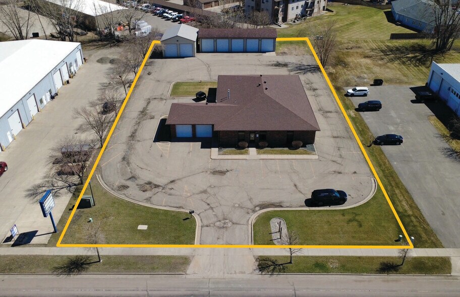 3148 Fiechtner Dr S, Fargo, ND à vendre - Photo du bâtiment - Image 3 de 5
