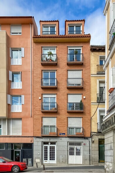 Plaza de Pedro Zerolo, 4, Madrid, Madrid à louer - Photo du bâtiment - Image 3 de 3