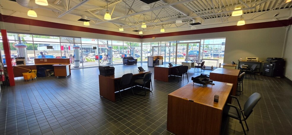 2160 Straits Tpke, Middlebury, CT for lease - Building Photo - Image 3 of 9