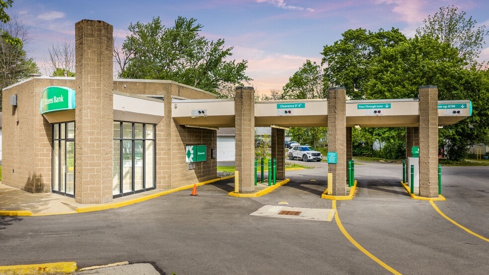 165 S Broad St, Grove City, PA for sale - Building Photo - Image 3 of 8