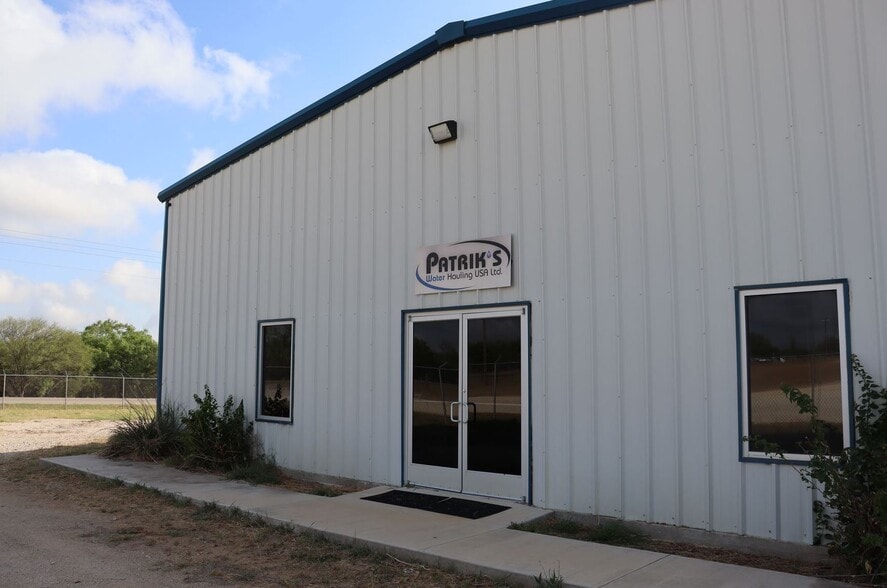 5805 W State Highway 97, Charlotte, TX à vendre - Photo du bâtiment - Image 3 de 5