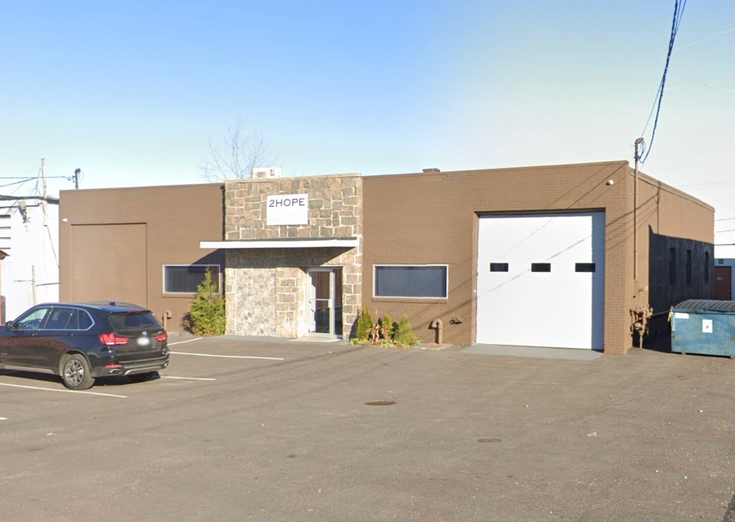 11 Sarah Dr, Farmingdale, NY à vendre Photo du bâtiment- Image 1 de 1