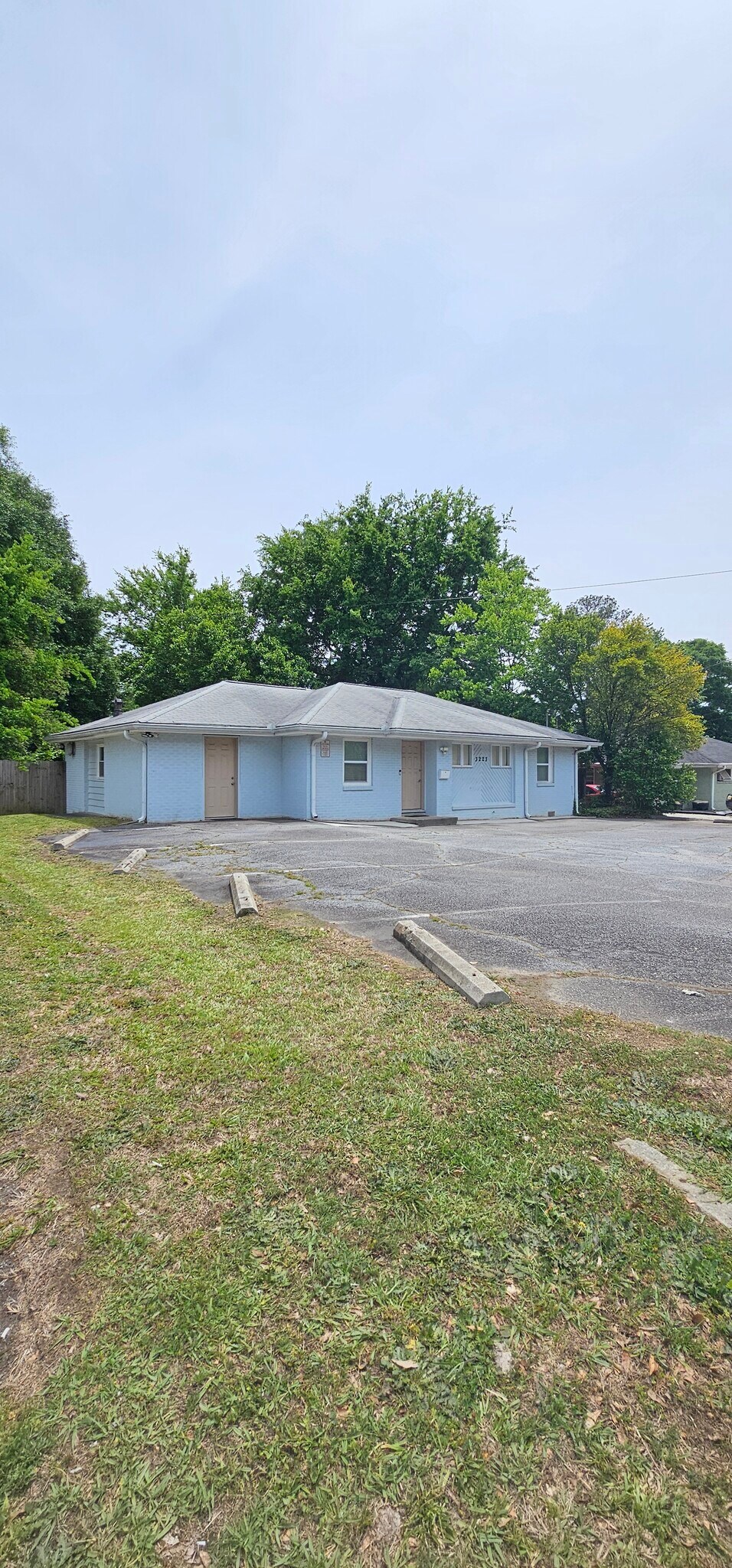 3223 Shallowford Rd, Atlanta, GA à louer Photo principale- Image 1 de 21