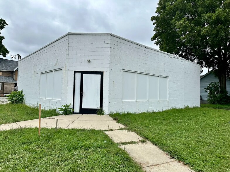 1701 Turner St, Lansing, MI à vendre - Photo du bâtiment - Image 3 de 4