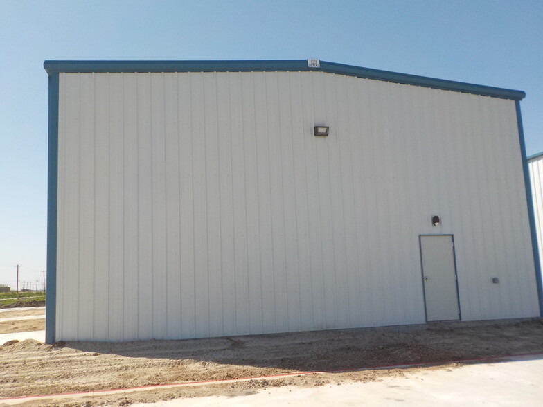 5151 Logan's Run, Harlingen, TX for lease - Building Photo - Image 1 of 75