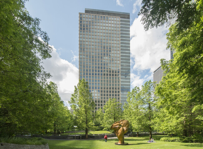 Plus de détails pour 40 Bank St, London - Bureau à louer