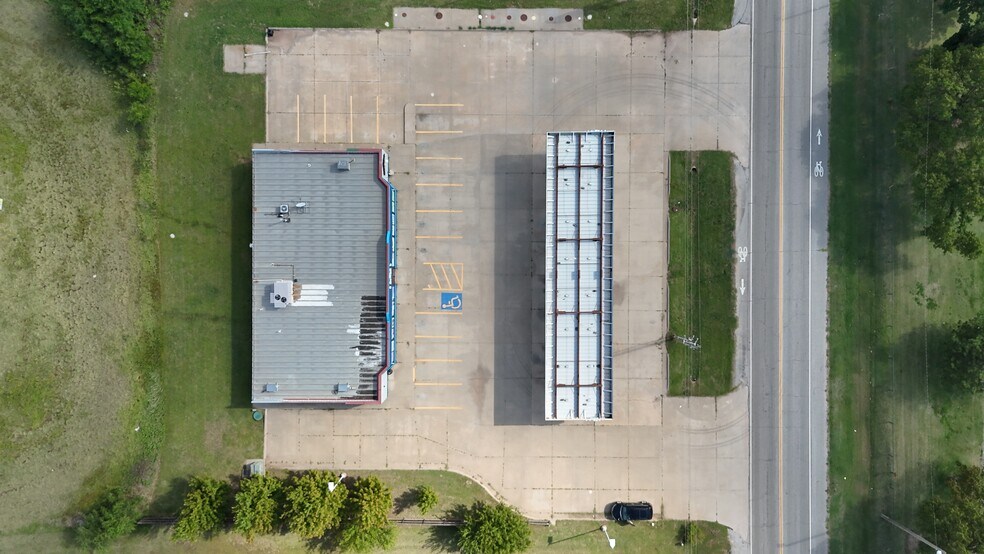 1110 N Main St, Cheney, KS à vendre - Photo du bâtiment - Image 3 de 12