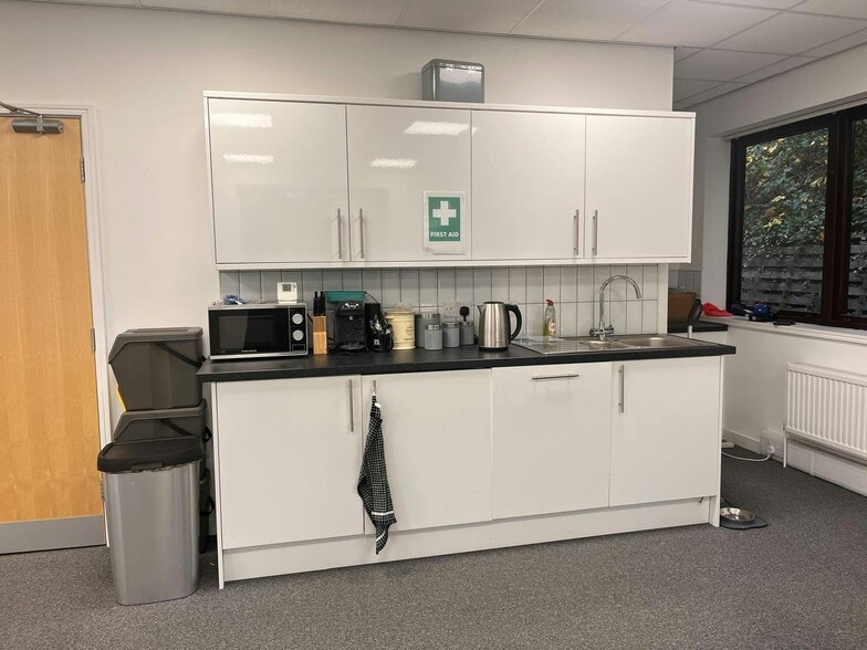 Asheridge Rd, Chesham for lease - Building Photo - Image 2 of 23