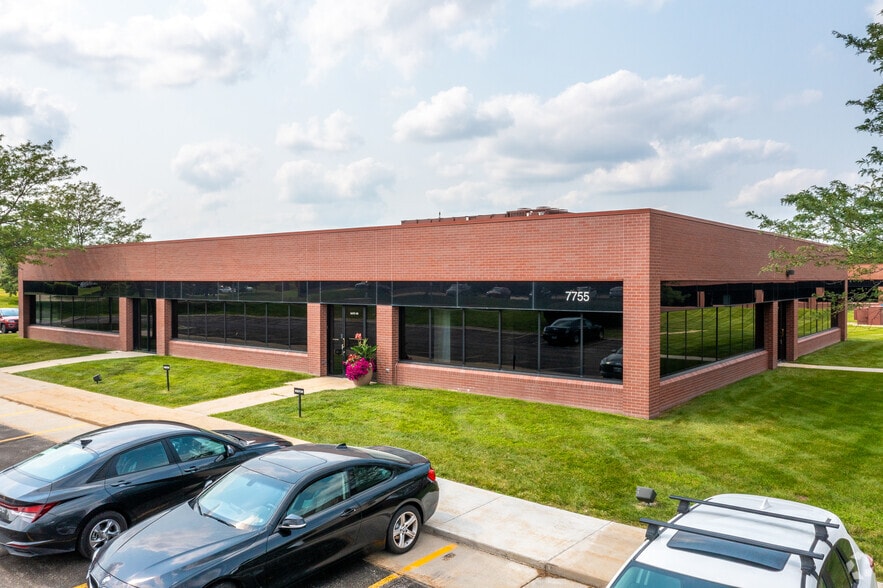 7755 Office Plaza Dr N, West Des Moines, IA à louer - Photo du bâtiment - Image 3 de 5