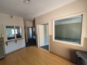 414 Washington St, The Dalles, OR for lease Interior Photo- Image 2 of 8
