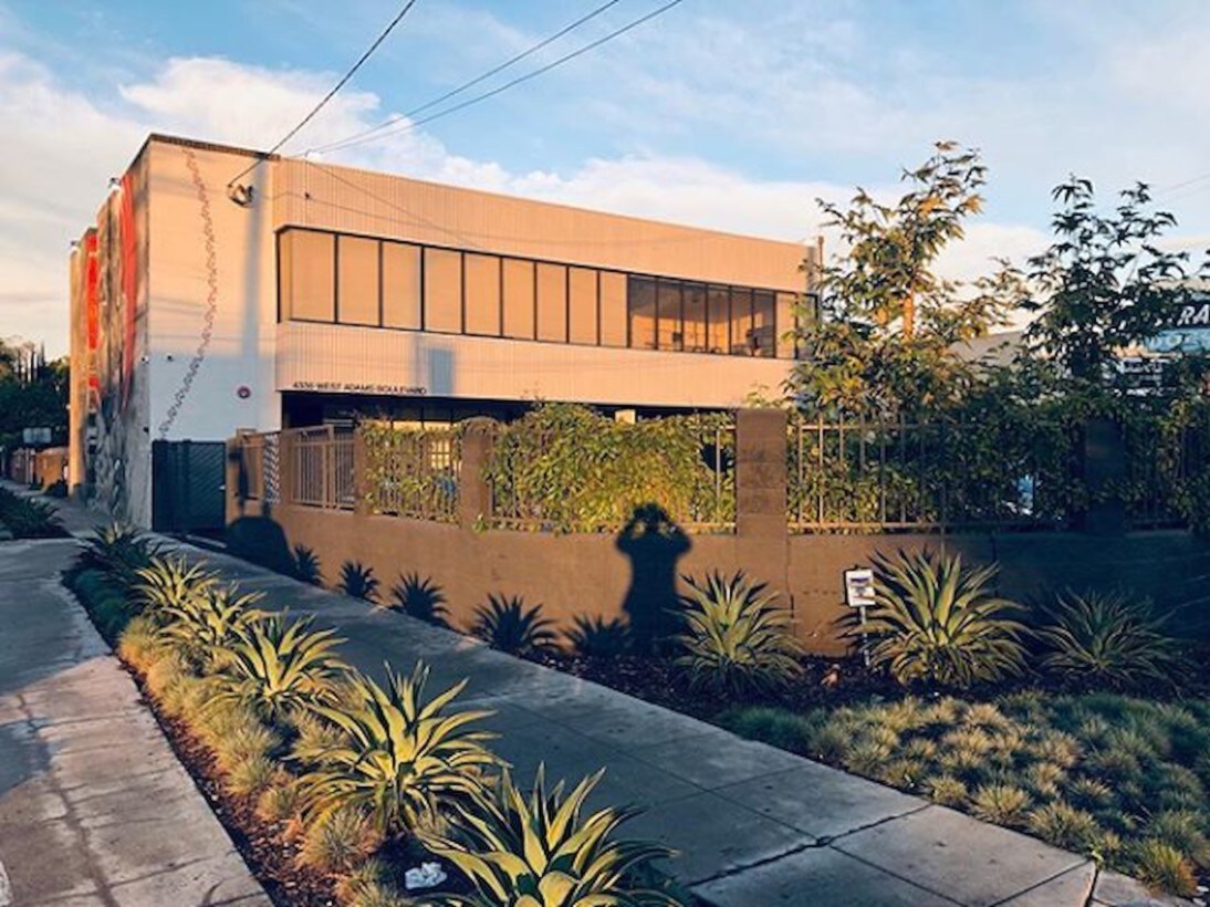 4335 W Adams Blvd, Los Angeles, CA à louer Photo principale- Image 1 de 6