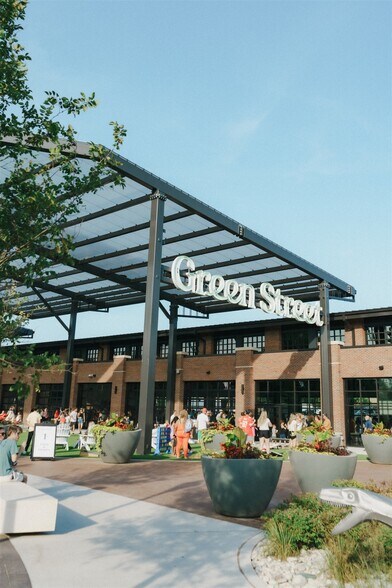 NEC of 3rd Street & Green St, Lee's Summit, MO à louer - Photo du bâtiment - Image 3 de 9