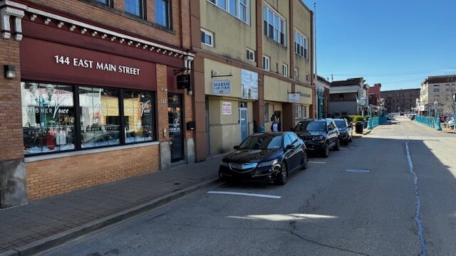 140 E Main St, Carnegie, PA à louer - Photo du bâtiment - Image 2 de 2