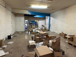 Plus de détails pour Multi-résidentiel à vendre