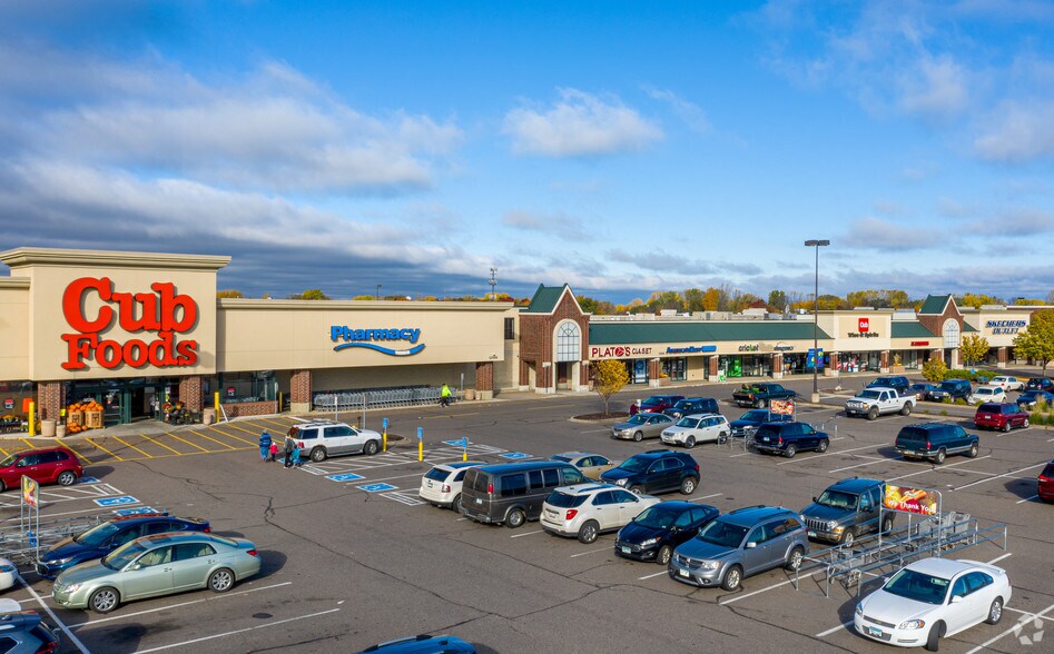 12900-13020 Riverdale Dr NW, Coon Rapids, MN à louer - Photo du bâtiment - Image 1 de 13