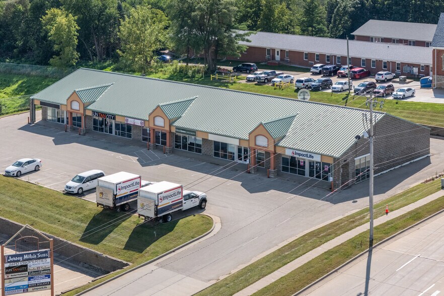 4867 Asbury Rd, Dubuque, IA à louer - Photo du bâtiment - Image 3 de 3