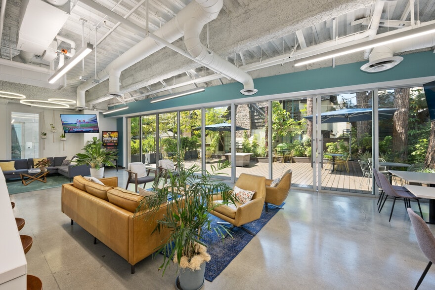 10669-10685 Santa Monica Blvd, Los Angeles, CA for lease - Interior Photo - Image 2 of 6