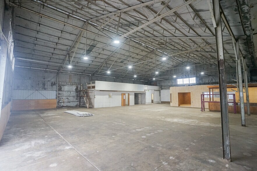 121 N Gateway Dr, Madera, CA à vendre - Photo du bâtiment - Image 2 de 21