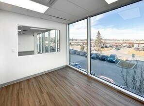3105-3223 5 Ave NE, Calgary, AB à louer Photo intérieure- Image 2 de 4