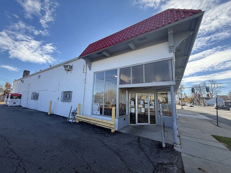 1856 W Sylvania Ave, Toledo, OH for sale - Building Photo - Image 2 of 4