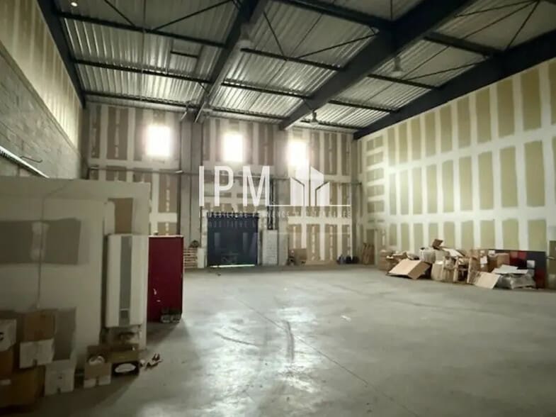 Industriel dans Saint-Victoret à vendre - Photo du bâtiment - Image 1 de 7