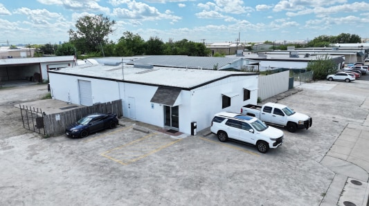 4212 Garland Dr, Haltom City, TX for lease - Building Photo - Image 2 of 9