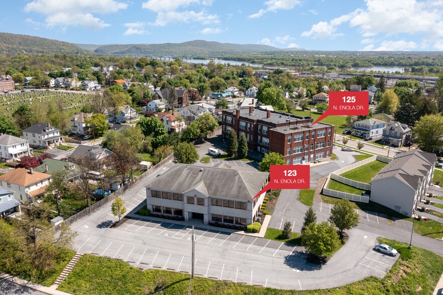 125 N Enola Dr, Enola, PA for sale - Primary Photo - Image 1 of 21