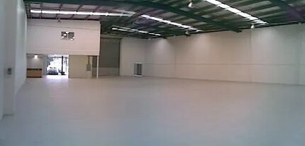 30-32 Artisan Rd, Seven Hills for lease Interior Photo- Image 1 of 5