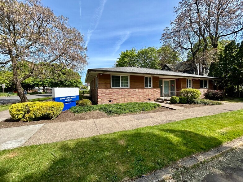 595 W 8th Ave, Eugene, OR à louer - Photo du bâtiment - Image 3 de 8