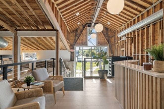 1153 SE 16th Ave, Minneapolis, MN for lease Lobby- Image 2 of 3