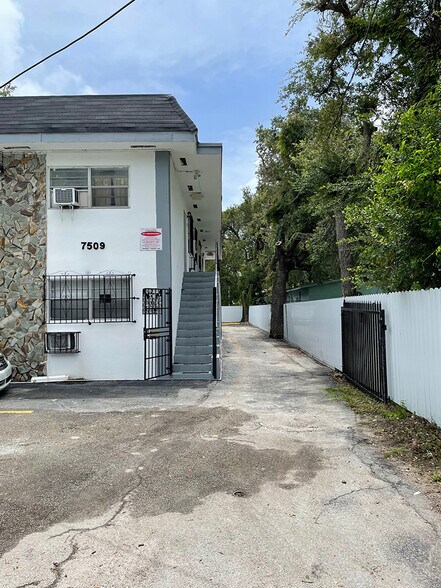 7509 NE 3rd Ave, Miami, FL à vendre - Photo du bâtiment - Image 2 de 13
