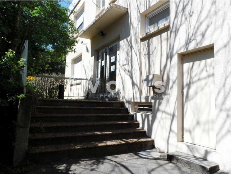 22 Rue Camille Roy, Lyon à vendre - Photo du bâtiment - Image 1 de 12