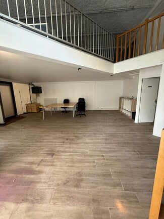 More details for 5 Place Du Colonel Fabien, Paris - Office for Lease