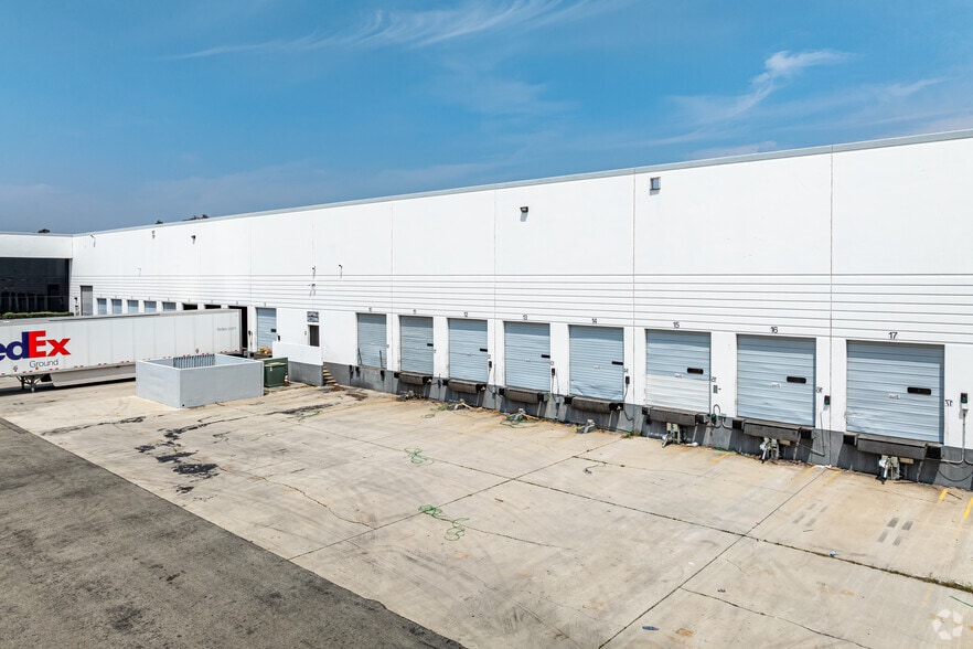 10660 Acacia St, Rancho Cucamonga, CA for sale - Building Photo - Image 2 of 6