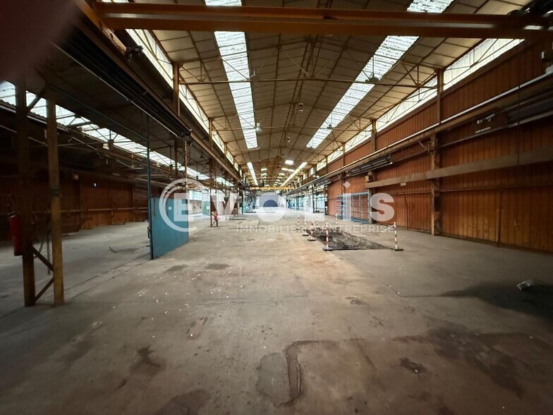 Bureau dans Mareuil-lès-Meaux à louer - Photo du bâtiment - Image 3 de 6