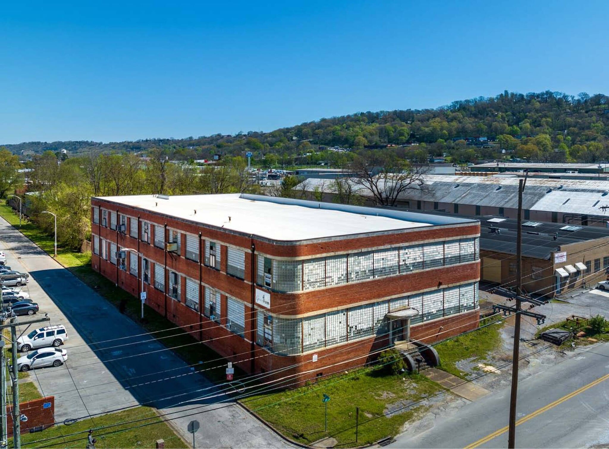 2301 E 28th St, Chattanooga, TN for lease Building Photo- Image 1 of 11