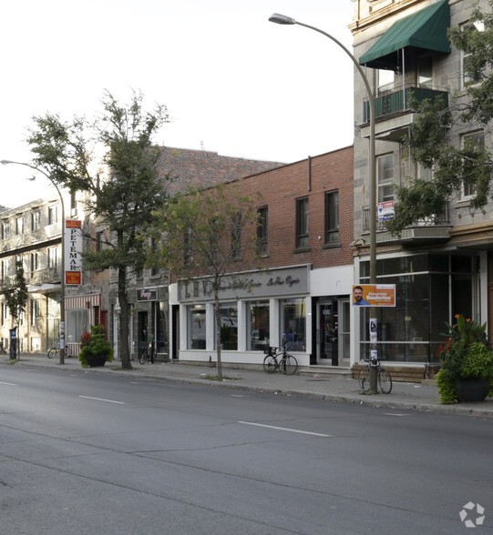 6382-6392 Boul Saint Laurent, Montréal, QC for lease - Primary Photo - Image 1 of 9