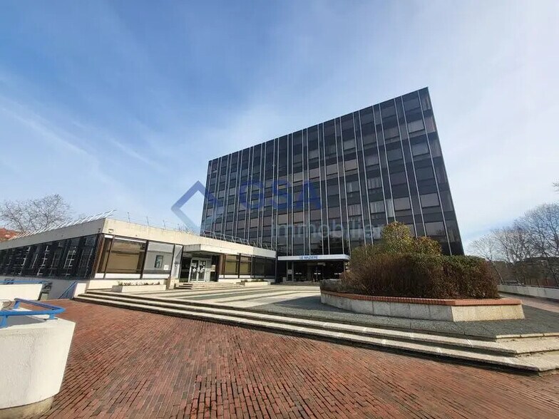 Office in Évry-Courcouronnes for sale - Building Photo - Image 1 of 8