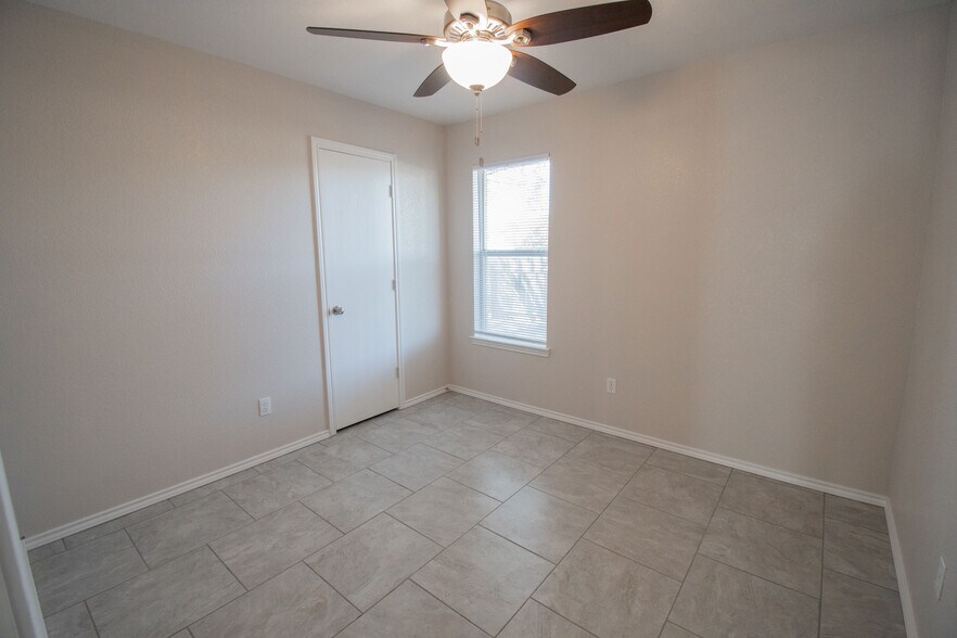 800 James Loop, Killeen, TX for sale - Interior Photo - Image 3 of 14