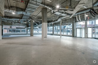 330 E Kilbourn Ave, Milwaukee, WI for lease Interior Photo- Image 2 of 6