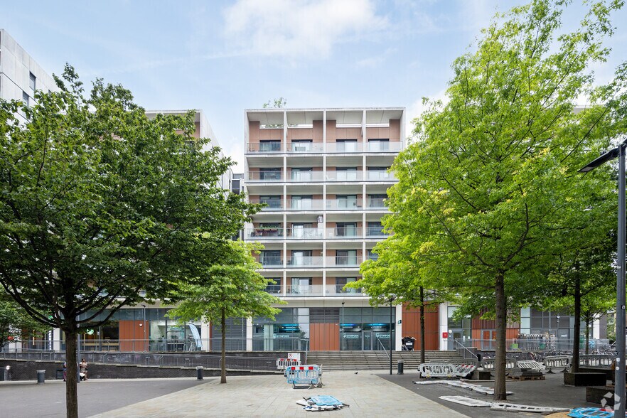 Dalston Sq, Londres à louer - Photo du bâtiment - Image 2 de 2