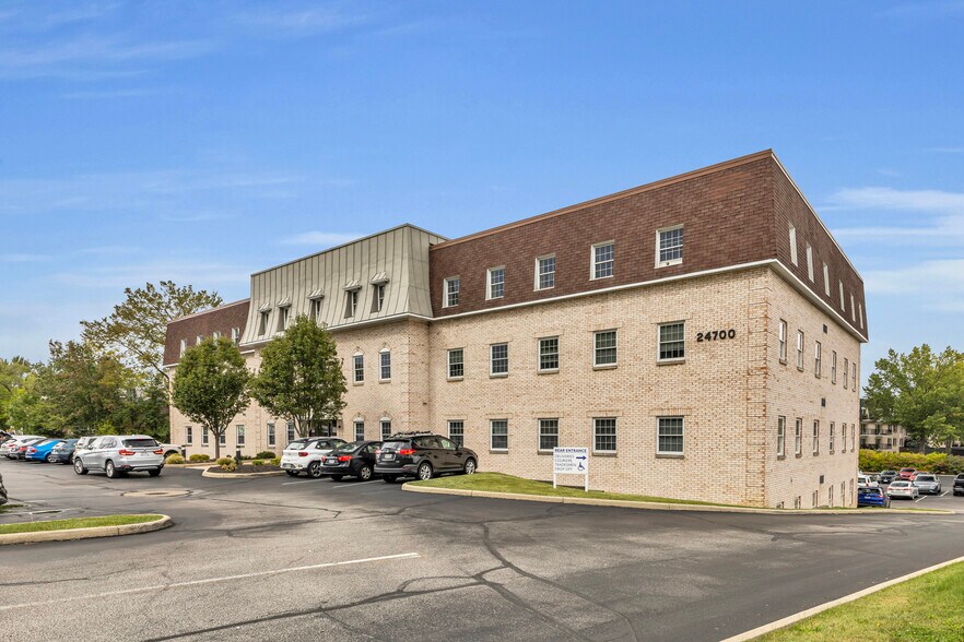 24700 Center Ridge Rd, Westlake, OH à louer - Photo du bâtiment - Image 3 de 17