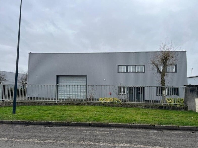 20 Rue Augustin Fresnel, Coignières for lease - Building Photo - Image 2 of 12