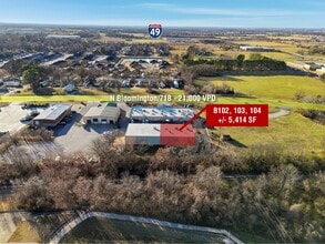 903 N Bloomington St, Lowell, AR à louer Photo intérieure- Image 2 de 17